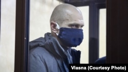 Уладзімер Кніга падчас суду, архіўнае фота