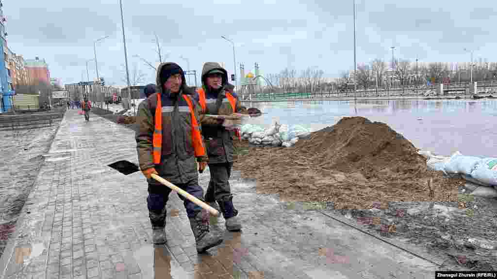 За два дня в Актобе подтопило 73 дома. Критическая ситуация складывается практически во всех районах Актюбинской области. Сложнее всего в Кобдинском районе: там под воду ушло больше сотни домов 