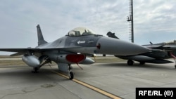 Винищувач F-16 на авіабазі в Румунії, фото ілюстративне