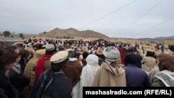 د انګور اډې خلک د خپلو غوښتنو لپاره له تېرو شاوخوا شپږو میاشتو راهیسې په احتجاج دي ـ د فبرورۍ درېیمې انځور.