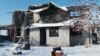Ruinele casei în care trăia familia Iliescu din Crevedia le amintesc celor zece membri, zi de zi, tragedia din 26 august. Fosta casă ar putea fi demolată în primăvară. Nu se știe însă când și dacă își vor putea vindeca traumele.