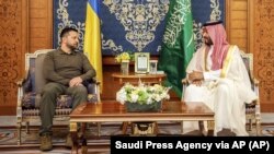 دیدار محمد بن سلمان، ولیعهد عربستان سعودی با ولودیمیر زلنسکی، رئیس جمهور اوکراین در ماه مه امسال
