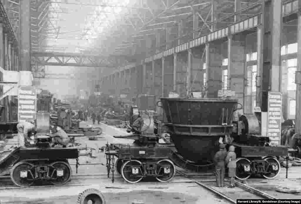 A machine building plant in operation in Kramatorsk. The factory was built in the 1890s then taken over and expanded by the Soviet government.