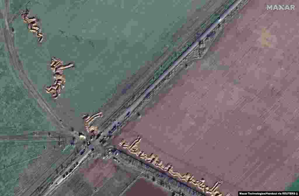A satellite image of military fortifications at Medvedivka, in Russian-occupied Crimea, on January 3. An analysis of satellite images by RFE/RL has revealed that Moscow has fortified the Crimean Peninsula in anticipation of a Ukrainian counteroffensive in the spring. &nbsp;