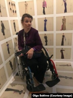 Своїм прикладом українська біженка хоче показати, що мода може бути без кордонів і перепон