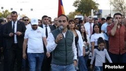Armenia - The ruling party's mayoral candidate Tigran Avinian leads a campaign rally in Yerevan, September 15, 2023.