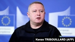 «Це означає, що за межами Росії Путіна мають заарештувати та передати до суду. А світові лідери тричі думатимуть, перш ніж тиснути йому руку або сідати з ним за стіл переговорів» – каже Андрій Костін 