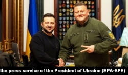 Президент України Володимир Зеленський і тодішній головнокомандувач ЗСУ Валерій Залужний (праворуч). Київ, 8 лютого 2024 року
