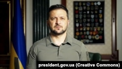 За словами президента, у системі комплектування потрібні люди, «які розуміють, що таке цінність захисту України»