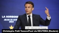 Президент Франції також заявив, що не можна дозволити Росії перемогти в Україні