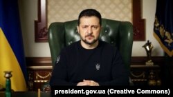 «Є цього тижня рух і на зміцнення нашої духовної незалежності. Суспільство це бачить. І я бачу схвалення українцями цих наших кроків – цілком законних. І ми продовжимо цей наш рух», – сказав Володимир Зеленський