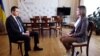 Посол України в ЄС Всеволод Ченцов і кореспондентка Радіо Свобода Зоряна Степаненко