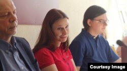 Член-корреспондент РАН Юлия Синеокая (в центре)