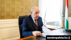 Hungarian President Tamas Sulyok signs the ratification of Sweden's NATO accession in Budapest on March 5.
