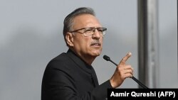 ولسمشر عارف علوي ویلي چې حکومت دې دې بلونو ته بیا کتنه وکړي او په پارلېمان کې دې ورباندې بیا بحث وکړي. 