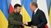 Президент України Володимир Зеленський (л) 8 липня з Дональдом Туском у Варшаві