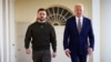 Президент України Володимир Зеленський і президент США Джо Байден на порозі Білого дому. Вашингтон, США. 21 грудня 2022 року 