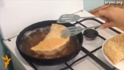 Boycotting Election, Crimean Tatars Make Pies Instead