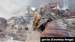 The fire in Qostanai affected Amanqaraghai and four other villages in prompting some 2,000 evacuations and the closure of the road through the region.