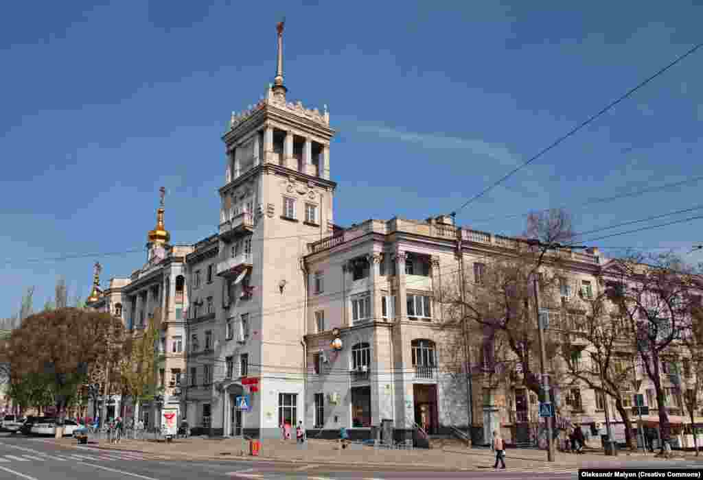 One of two historic "spire houses" in the center of Mariupol, photographed in May 2021. 