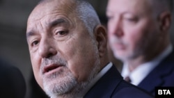 Lider GERB-a i bivši bugarski premijer Boyko Borisov sa novim premijerom Rosenom Zhelyazkovom u pozadini