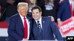 Доналд Трамп и Марко Рубио во кампањата на Трамп, Северна Каролина, САД, 4 ноември 2024