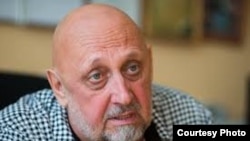 Viktor Shmyrov: "What can I say -- portraits of Stalin are already appearing in the streets of the city."