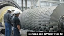 Siemens says that gas turbines it sold to Technopromexport were meant to be installed at a plant in southern Russia and that the Russian company breached contract conditions by sending them to Crimea. (file photo)