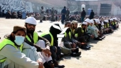 د خوست زندان کې بندیانو ته د کسبونو ښوولو پروګرام پیل شوی 