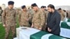 د ۲۰۲۴ کال په نومبر کې د پاکستاني پوځ مشر جنرال عاصم منير د وژل شويو پوځيانو تابوتونو ته ولاړ دی. 