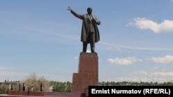 Памятник Ленину в Оше