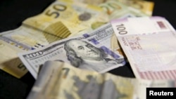 Manat/Dollar