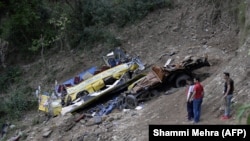 هند د نړۍ له هغو هېوادونو دی چې پکې هرکال په ټرافیکي پېښو کې زرګونو کسانو ته مرګژوبله اوړي ــ انځور له ارشيفه