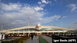 2,2 millarda durýan we guşuň keşbinde gurlan bu aeroport “Aziada-2017” oýunlaryna gabatlanyp açylypdy.