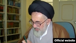 آیت‌الله علی‌محمد دستغیب، نماینده استان فارس در مجلس خبرگان رهبری 