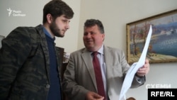 Проректор з науково-педагогічної роботи КНУ імені Тараса Шевченка Володимир Бугров каже, що коли вступав Бондаренко, ще не було повноцінної електронної бази з питань освіти