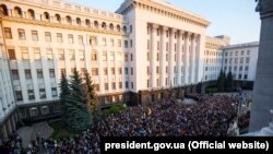 Supporters of President Petro Poroshenko at Bankova earlier this year to show their appreciation for his service to Ukraine.