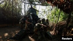 Біля чотирьох населених пунктів тривають дев’ять бойових зіткнень, а біля ще чотирьох противник вже отримав відсіч. Фото ілюстративне 