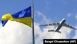 «Мрія» практично серйозних доходів не приносила, була на грані самоокупності. Це був скоріше символ України, найбільший літак світу, при всій моїй повазі до її творців», – Романенко