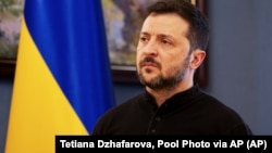 Раніше президент України Володимир Зеленський розповів, що Україні стало відомо про постачання Китаєм військових товарів до Росії, зокрема, пороху й артилерії