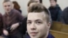 Jurnalistul Roman Protasevici, în fața instanței de la Minsk, în aprilie 2017, pentru că a participat la un protest neautorizat