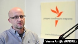 Predsednik Vučić je pominjao da je prihvaćena najpovoljnija od tri ponude, a na Portalu javnih nabavki se može videti samo jedna ponuda: Nemanja Nenadić