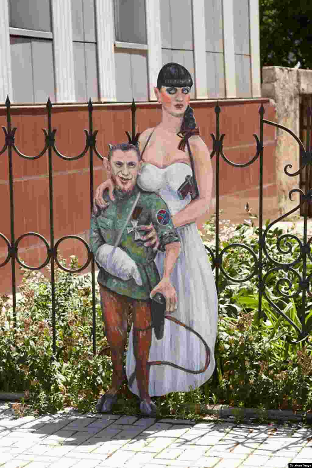 Separatist commader "Motorola" and his zombie bride