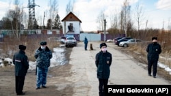 Cпівробітники поліції блокували під’їзди до колонії, з території виправної установи можна тільки виїхати