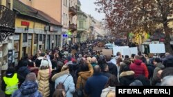 Nekoliko hiljada građana izašlo je na protest u centru Zranjanina, 25. januar 2025.