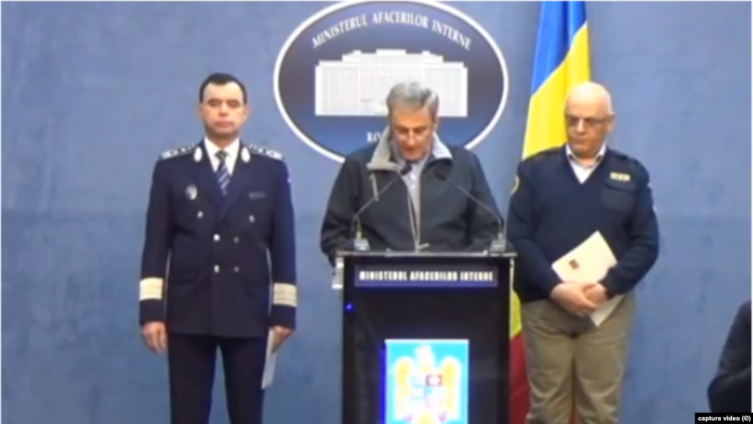 Chestorul Bogdan Despescu, ministrul de Interne Marcel Vela și secretarul de stat în Ministerul Sănătății, Raed Arafat