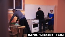 Мигранттар жашаган батир. Москва. Иллюстрациялык сүрөт.