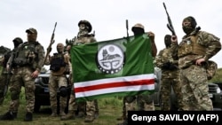 Бійці батальйону імені Джохара Дудаєва, які воюють на боці України у війні з Росією під час вишколу неподалік Києва, 27 серпня 2022 року (ілюстраційна світлина)