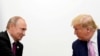 Дональд Трамп і Володимир Путін (л) під час саміту «Групи двадцяти» в японській Осаці в 2019 році