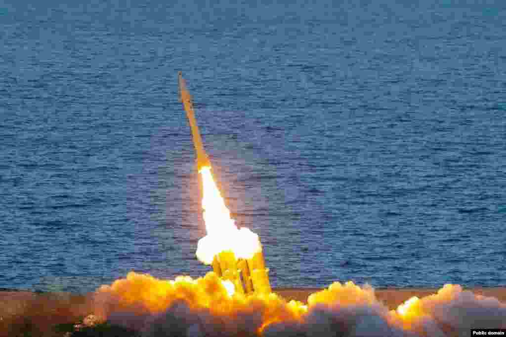 A Fath-360 missile is launched during military exercises in southern Iran in November 2022. The short-range ballistic missile was first unveiled at a Tehran military parade in April 2022. Fath means “conquest” in Persian. Each 5.2-meter-long missile can carry a 150-kilogram warhead. That is some three times the explosive charge of the notorious Iranian-designed Shahed drones that have killed scores of Ukrainian civilians since first being deployed by Russia in 2022. 